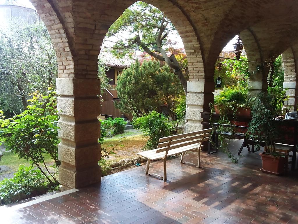 Appartamento Balkissa San Felice del Benaco Buitenkant foto
